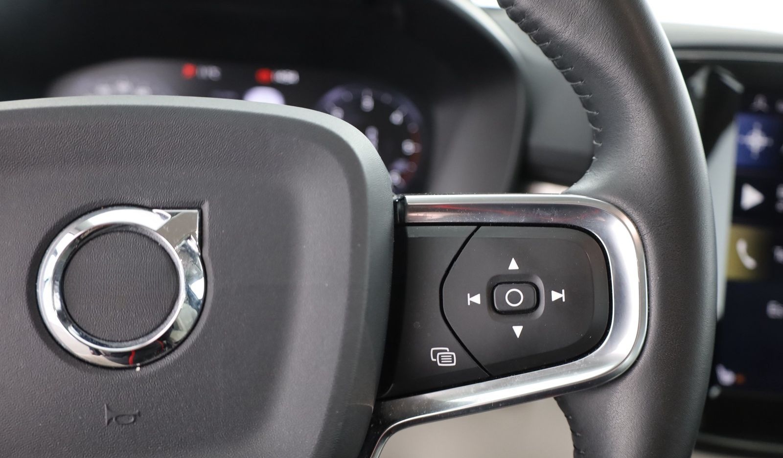 Volvo XC40 D3 Momentum AWD LED Navi Kamera Memory ACC foto 15