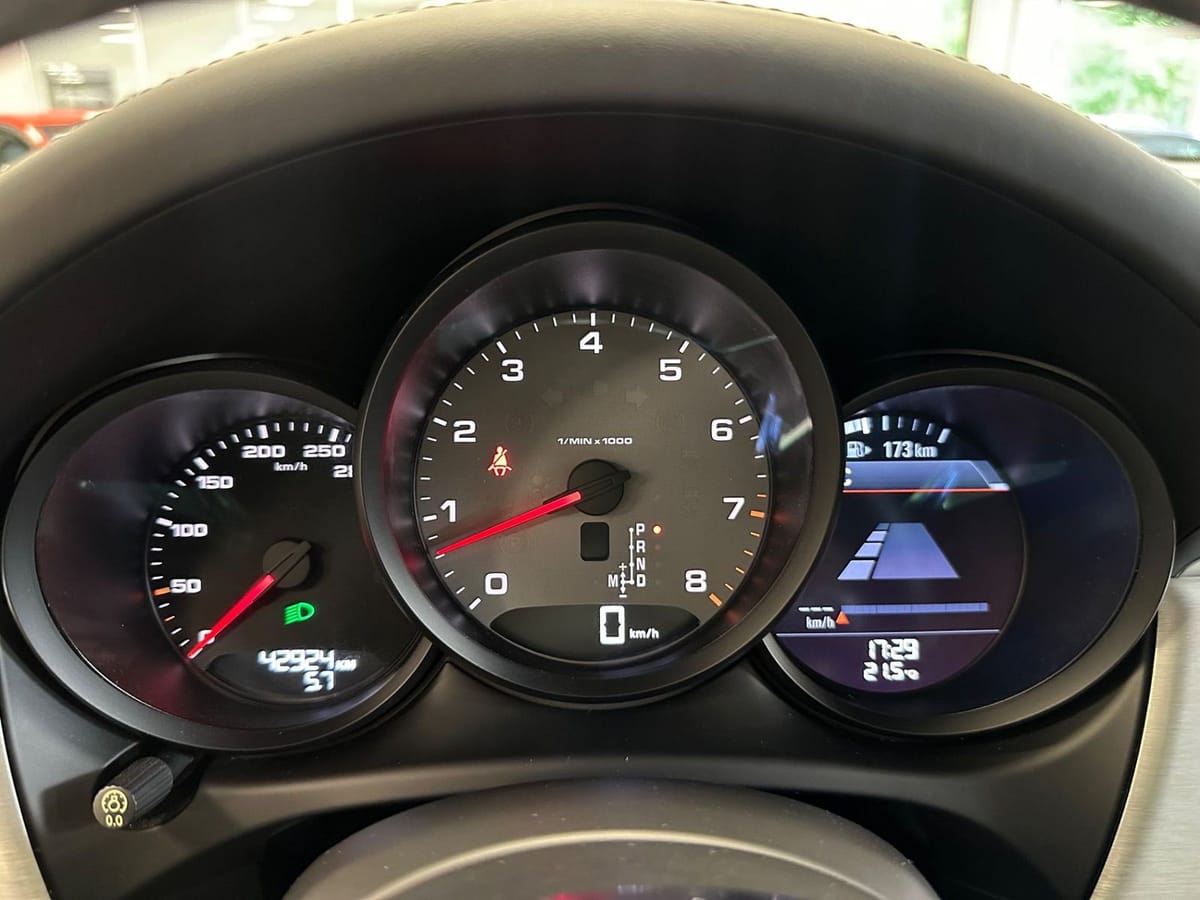 Porsche Macan S 3.0 Burmester PDLS Pano 911TurboRad foto 25