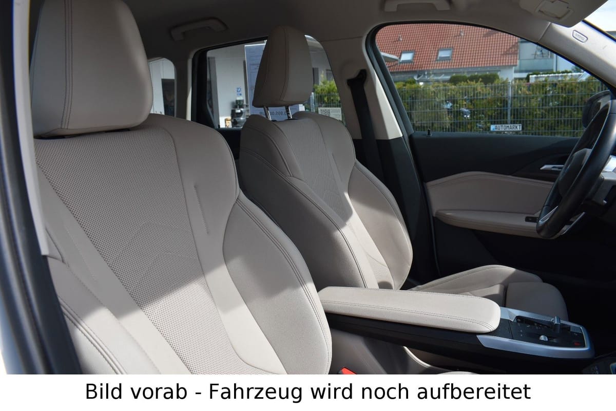 BMW iX1 30 xDrive Navi AHK LED Parkassistent foto 10