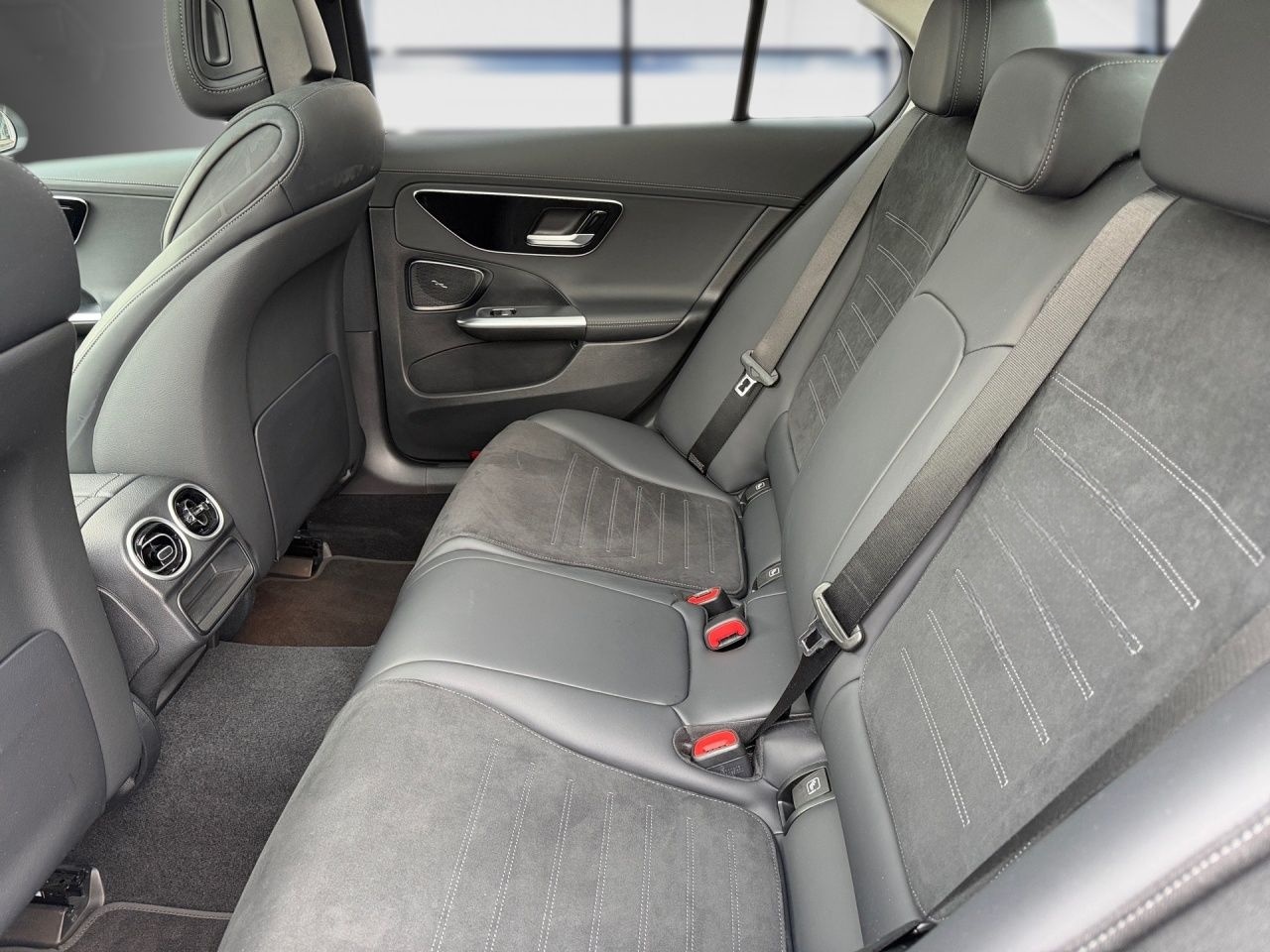 Mercedes-Benz C 300 4M AMG+AHK+PANO+DIGI.LIGHT+360°+NIGHT+AMBI foto 6