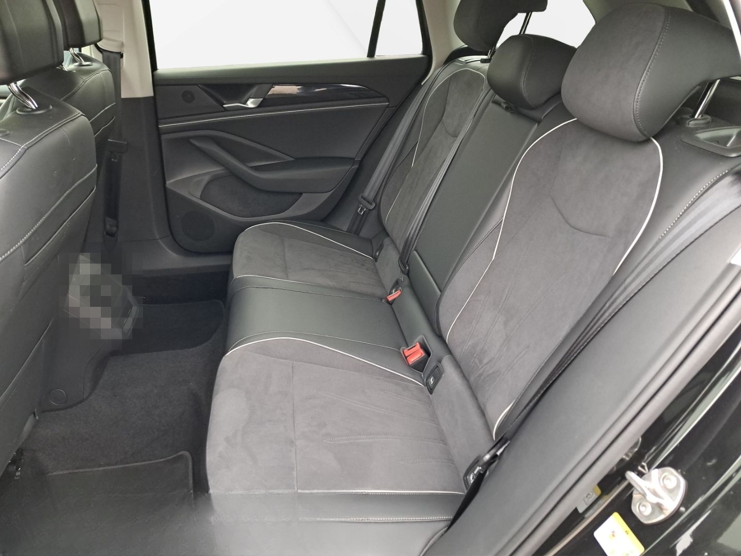 Volkswagen Passat 1.5 eTSI DSG Business DIGITAL COCKPIT PRO foto 12