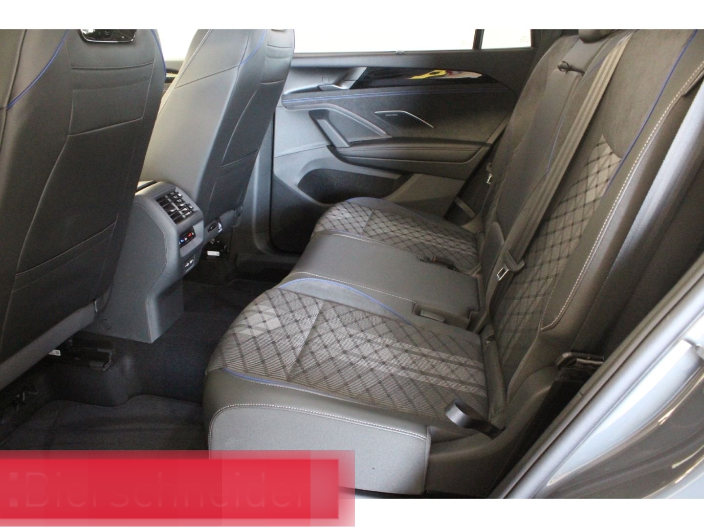 Volkswagen Tayron 1.5 TSI DSG e-Hybrid 2x R-Line Black Styl foto 14