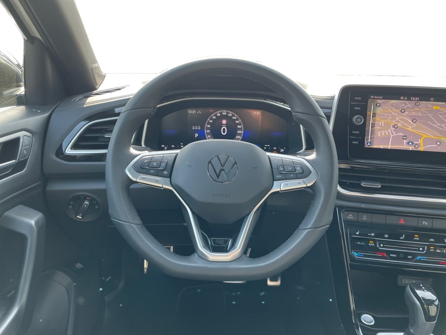 Volkswagen T-Roc R-Line 1.5 TSI DSG MATRIX/NAVI/KAMERA/PANO foto 14