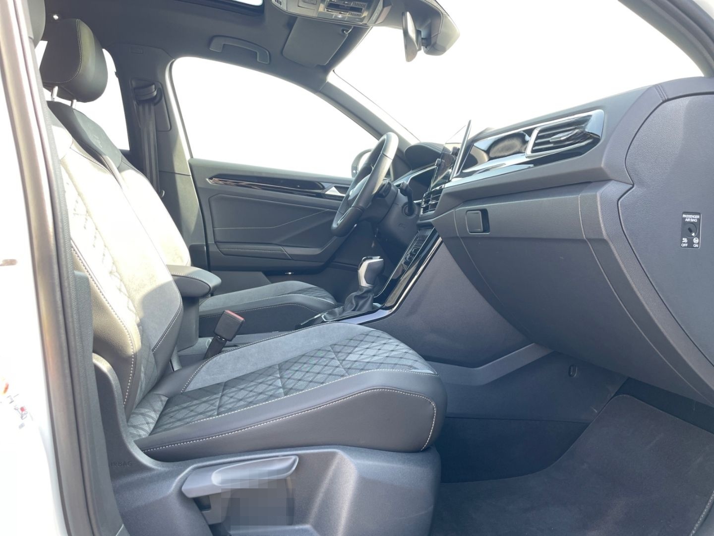 Volkswagen T-Roc R-Line 1.5 TSI DSG MATRIX/NAVI/KAMERA/PANO foto 17