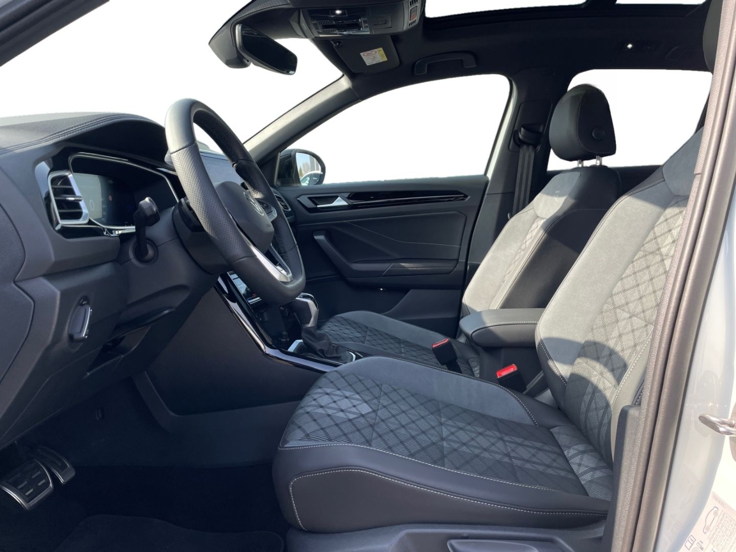 Volkswagen T-Roc R-Line 1.5 TSI DSG MATRIX/NAVI/KAMERA/PANO foto 10