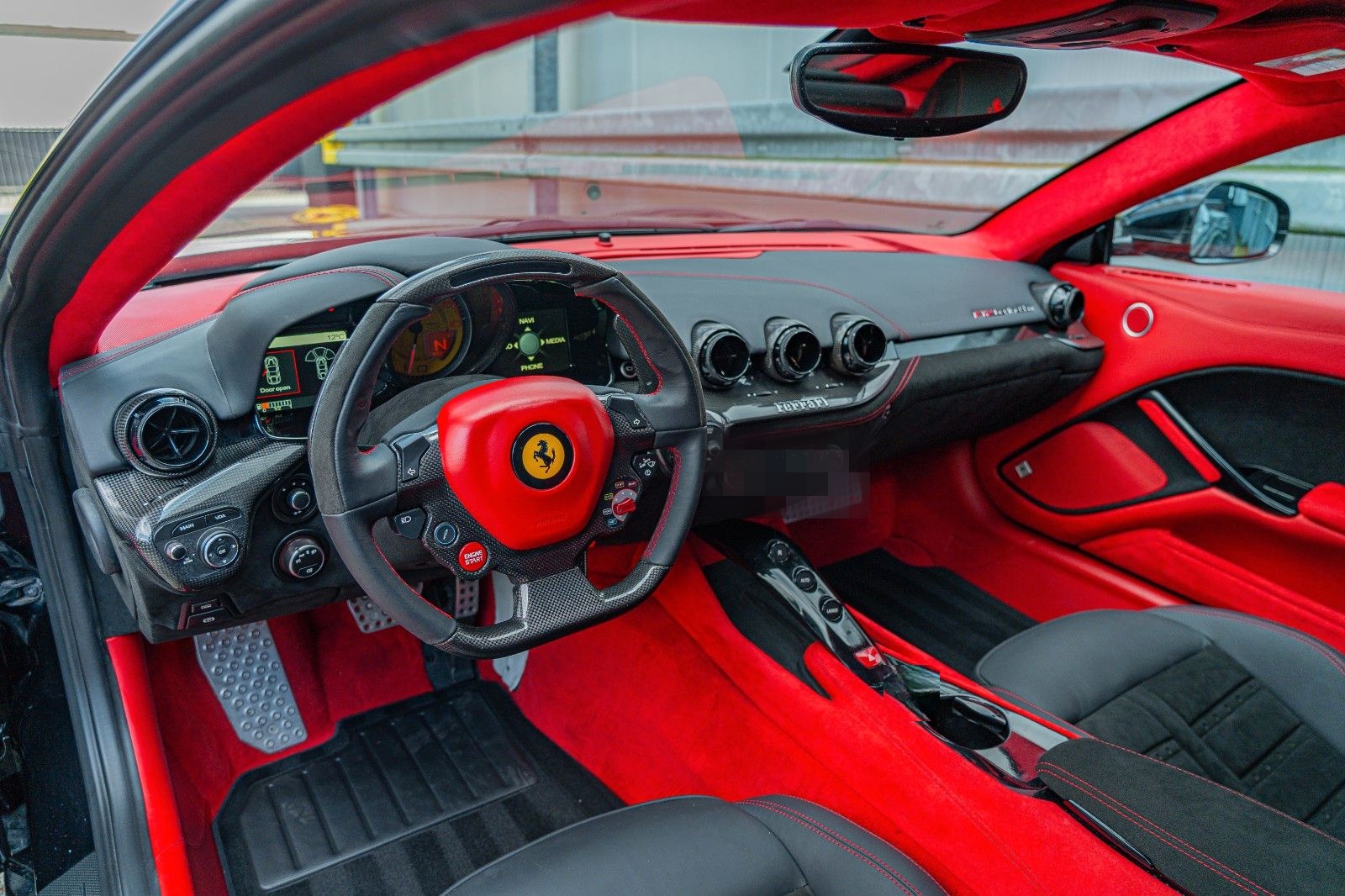 Ferrari F12 Berlinetta *ALCANTARA*CUSTOM*CARBON* foto 18