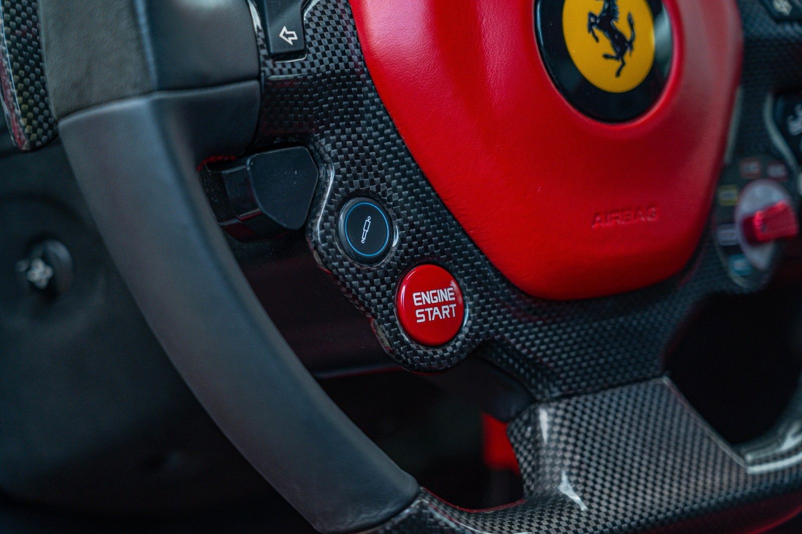 Ferrari F12 Berlinetta *ALCANTARA*CUSTOM*CARBON* foto 23