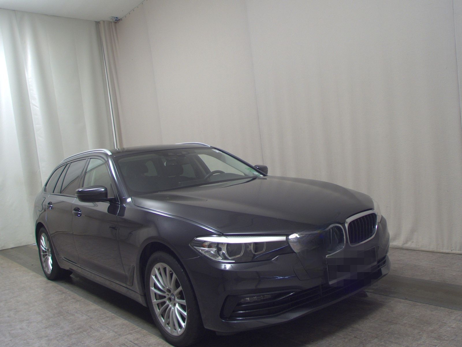 BMW 520dA Touring Sport-Line Navi LED Pano H-K foto 3