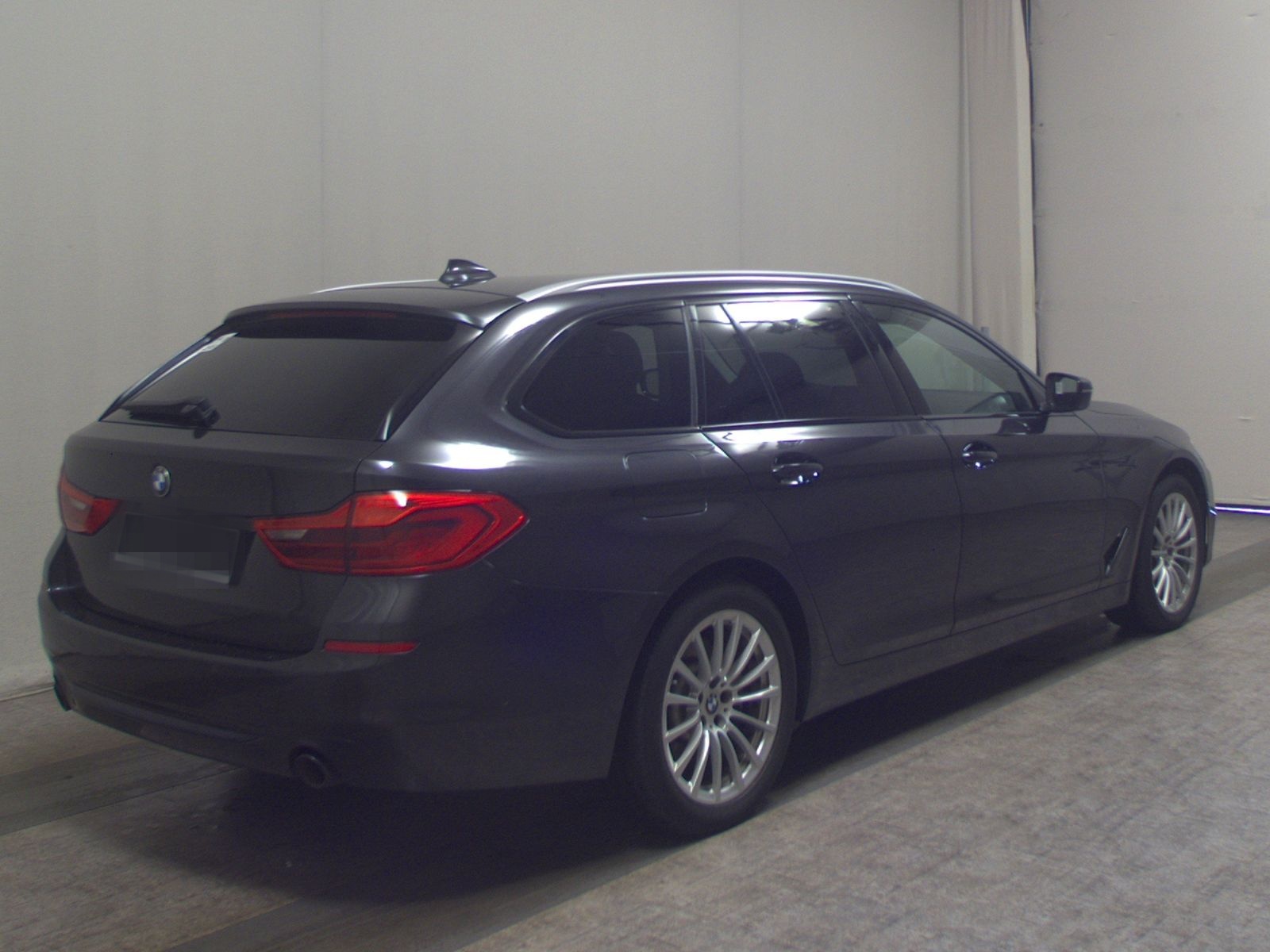 BMW 520dA Touring Sport-Line Navi LED Pano H-K foto 4