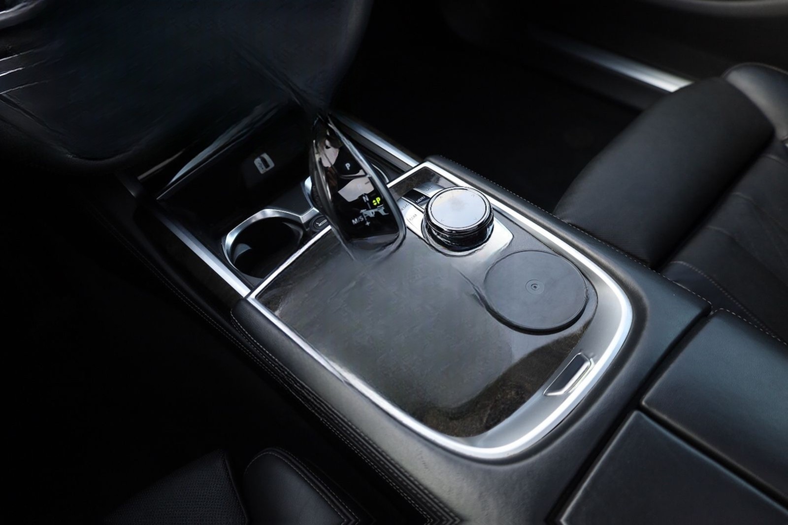 BMW 750Li/M/360*/HUD/MASSAGE/SKYLOUNGE/B&W/PANO/R20 foto 16