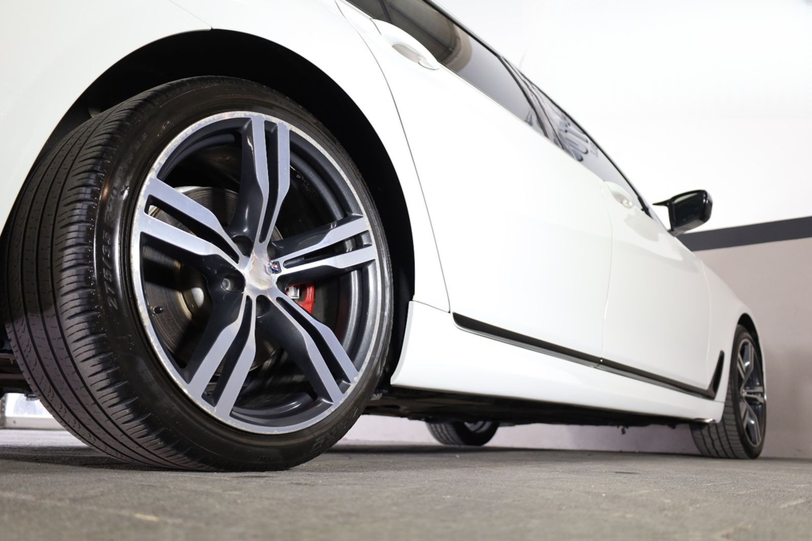 BMW 750Li/M/360*/HUD/MASSAGE/SKYLOUNGE/B&W/PANO/R20 foto 7