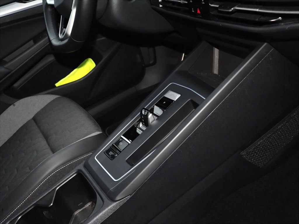 Volkswagen Golf VIII 2.0 TDi Goal DSG AHK ACC LED NAVI APP foto 7