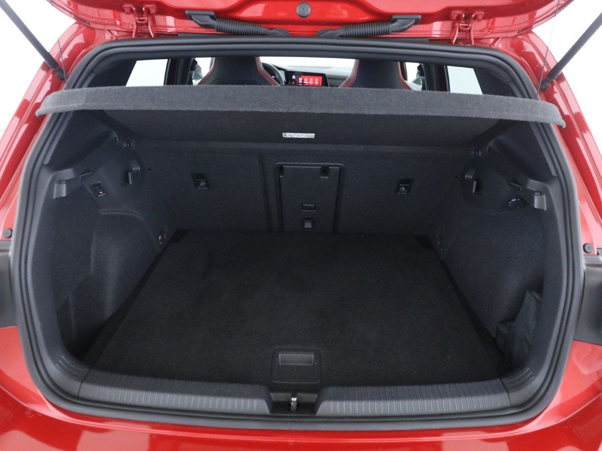 Volkswagen Golf VIII GTI 2.0 TSI DSG MATRIX+DCC+AHK+HUD+SHZ foto 15