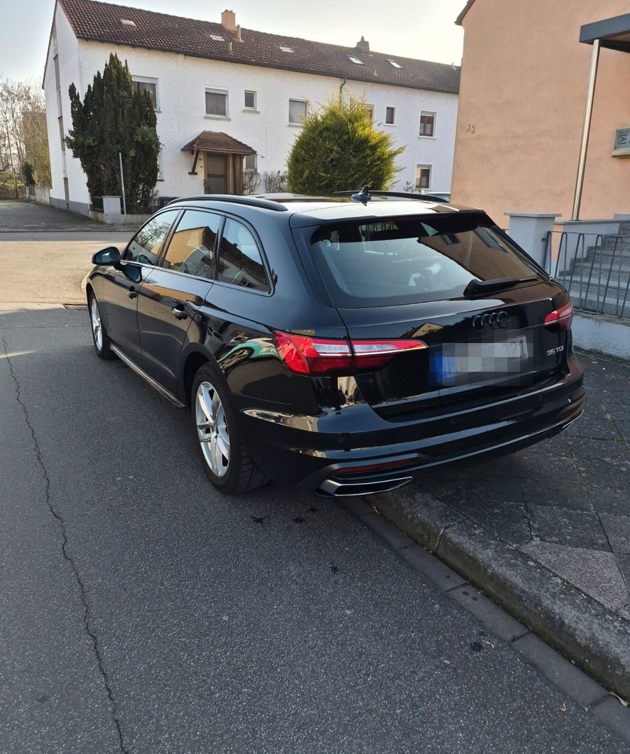 Audi A4 Avant 35 TDI advanced Audi History 100% foto 21