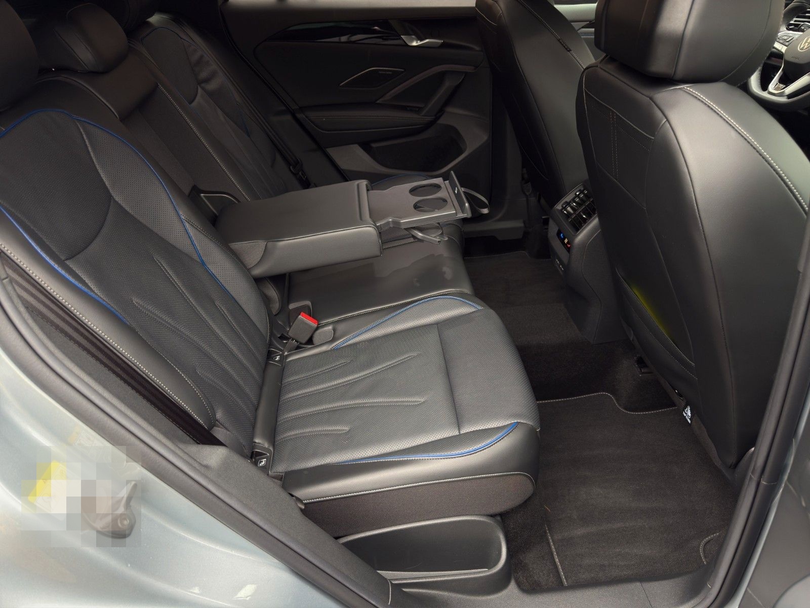 Volkswagen Tiguan 2.0 TSI OPF 4MOTION DSG R-Line foto 18