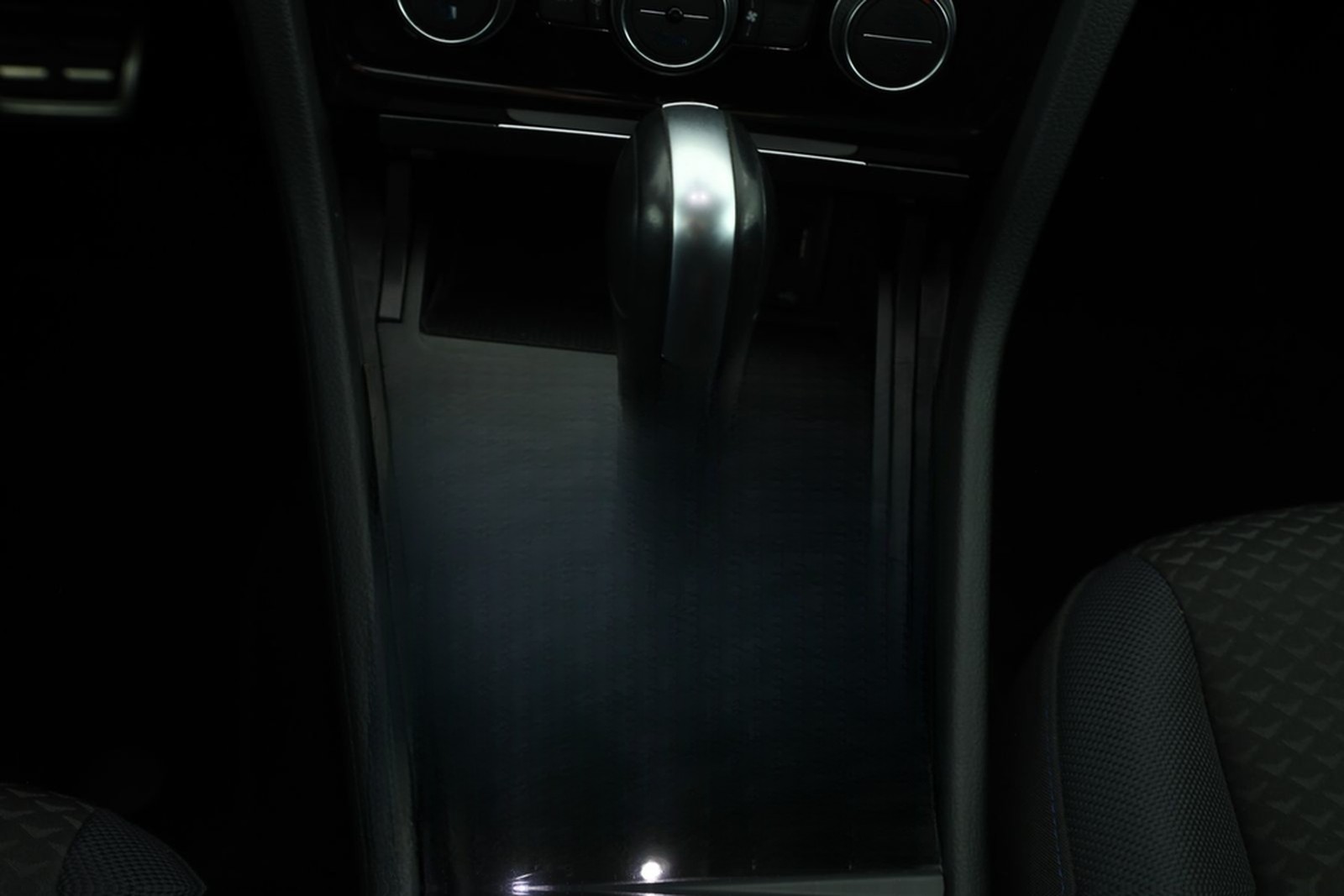 Volkswagen Golf VII Variant 1.5 TSI DSG UNITED | NAVI | AHK foto 16