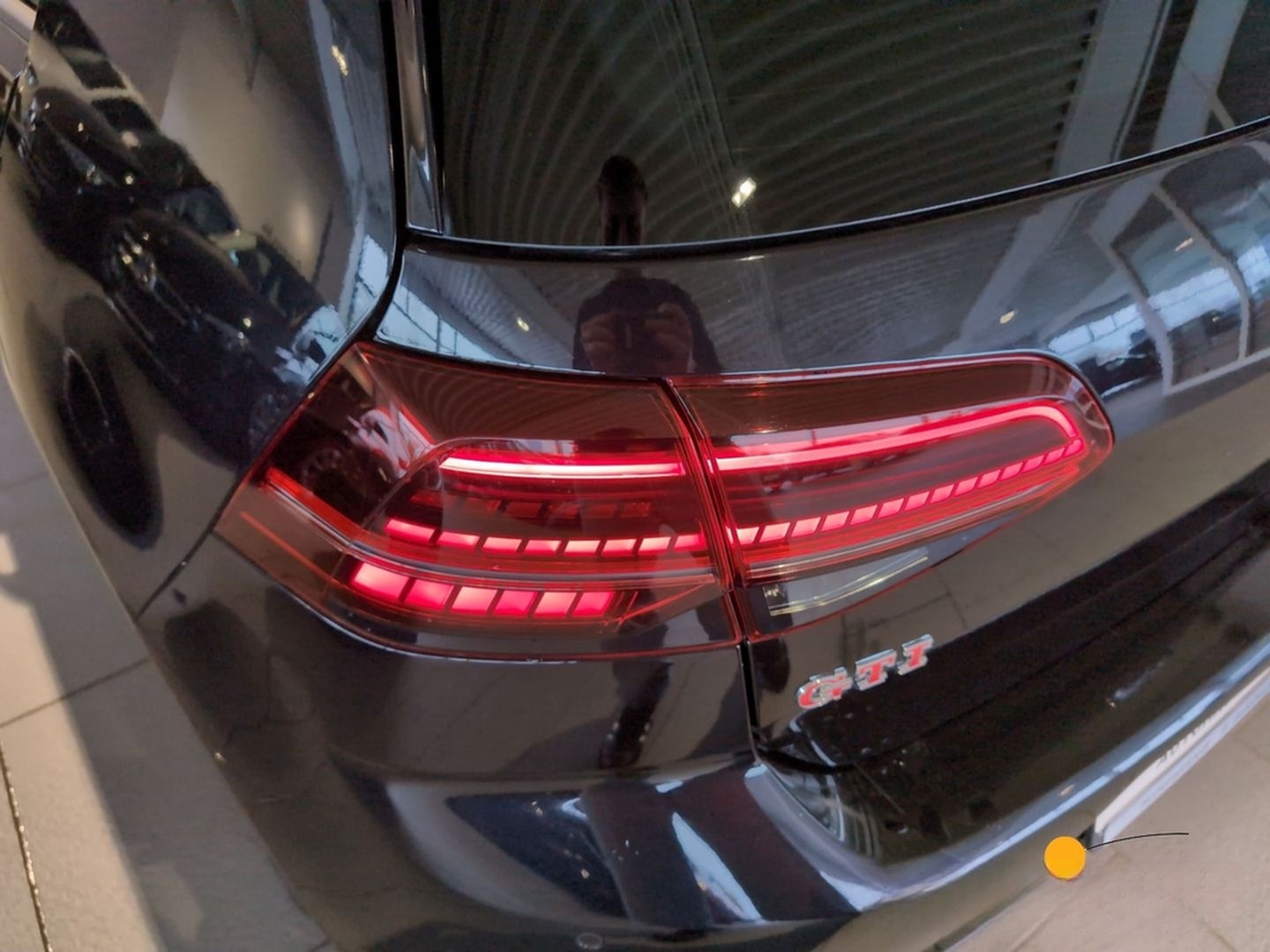 Volkswagen Golf GTI VII Performance 2,0 TSI DSG NAVI+ACC+R- foto 16