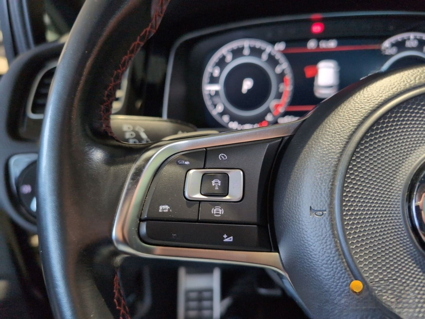 Volkswagen Golf GTI VII Performance 2,0 TSI DSG NAVI+ACC+R- foto 22