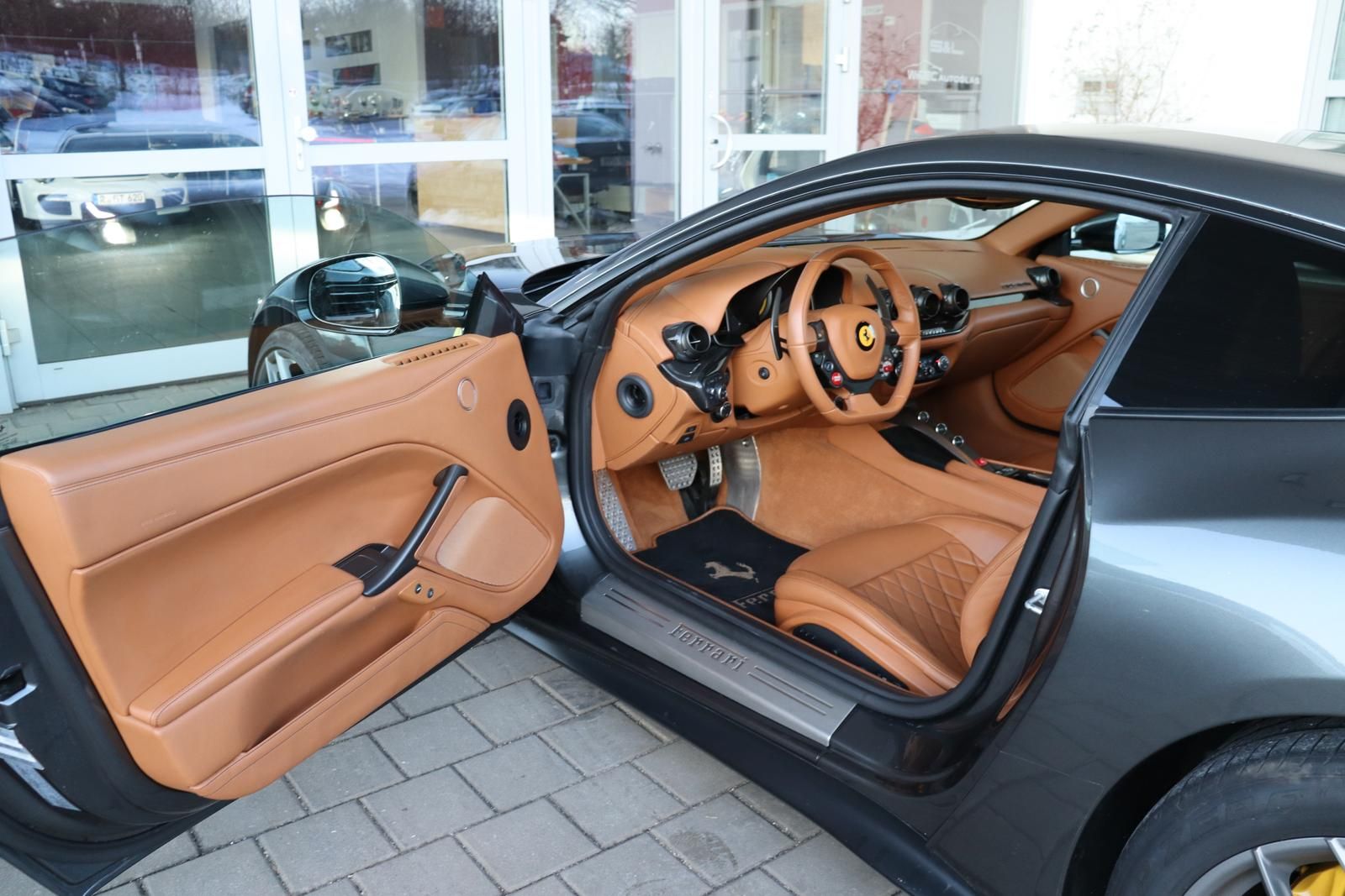 Ferrari F12 Berlinetta Lift foto 3