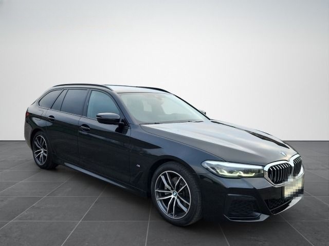 BMW 520 d Touring M-Sport Mild-Hybrid foto 11