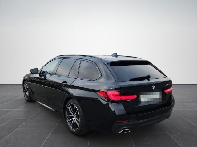 BMW 520 d Touring M-Sport Mild-Hybrid foto 6