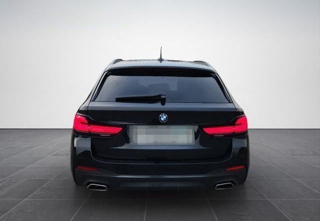 BMW 520 d Touring M-Sport Mild-Hybrid foto 8
