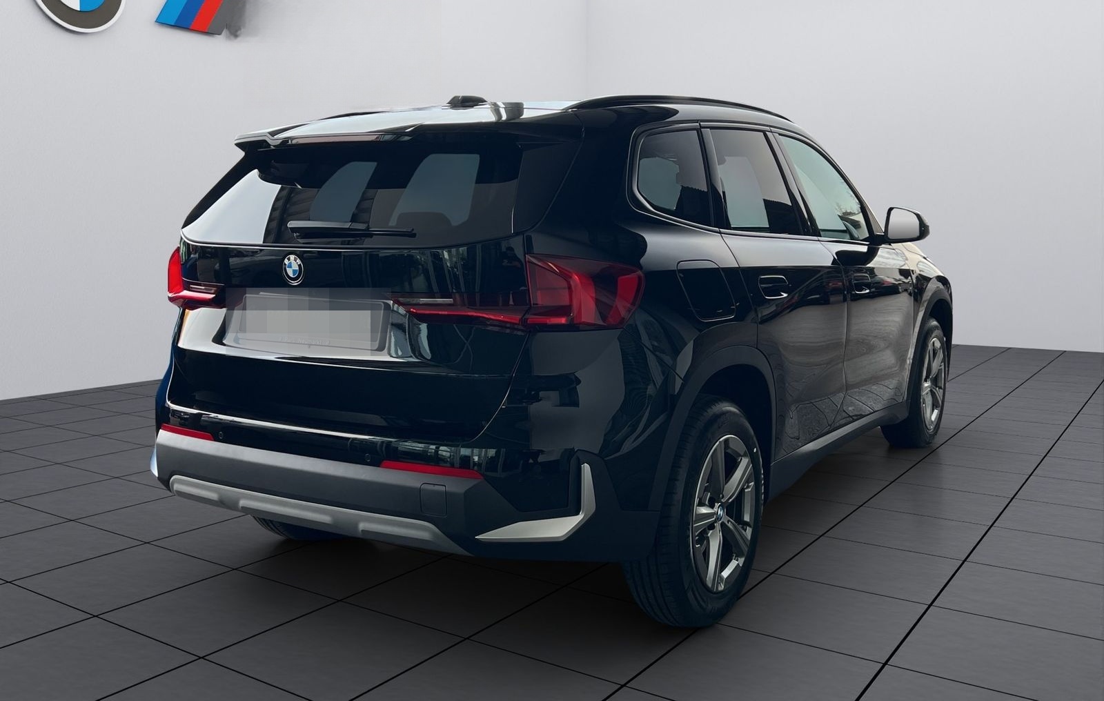 BMW X1 sDrive18i LED AHK RFK Parkassist. foto 4