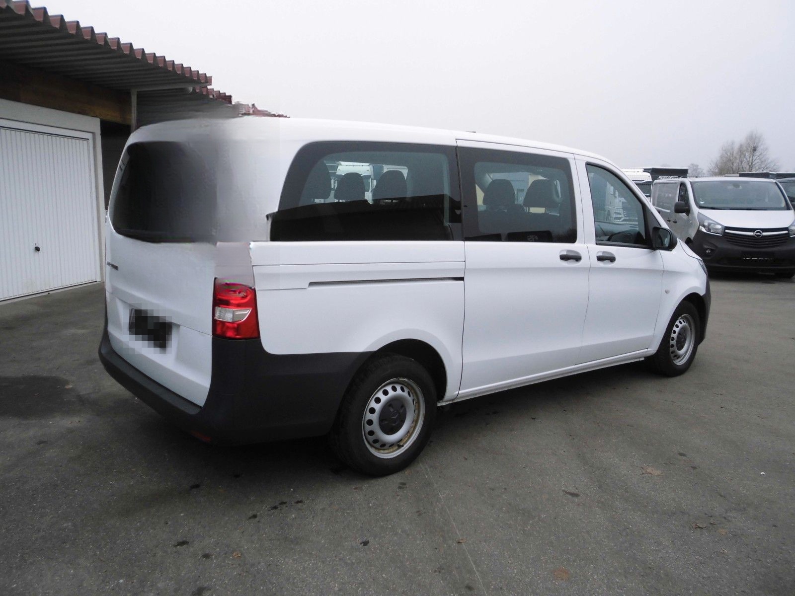 Mercedes-Benz Vito Tourer Bus 110 CDI Pro FWD lang 9-Sitzer foto 2