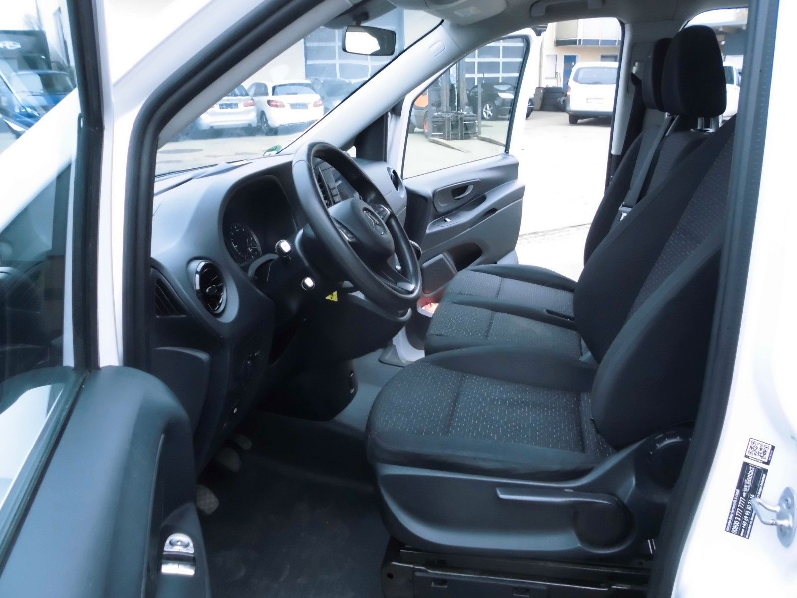 Mercedes-Benz Vito Tourer Bus 110 CDI Pro FWD lang 9-Sitzer foto 8