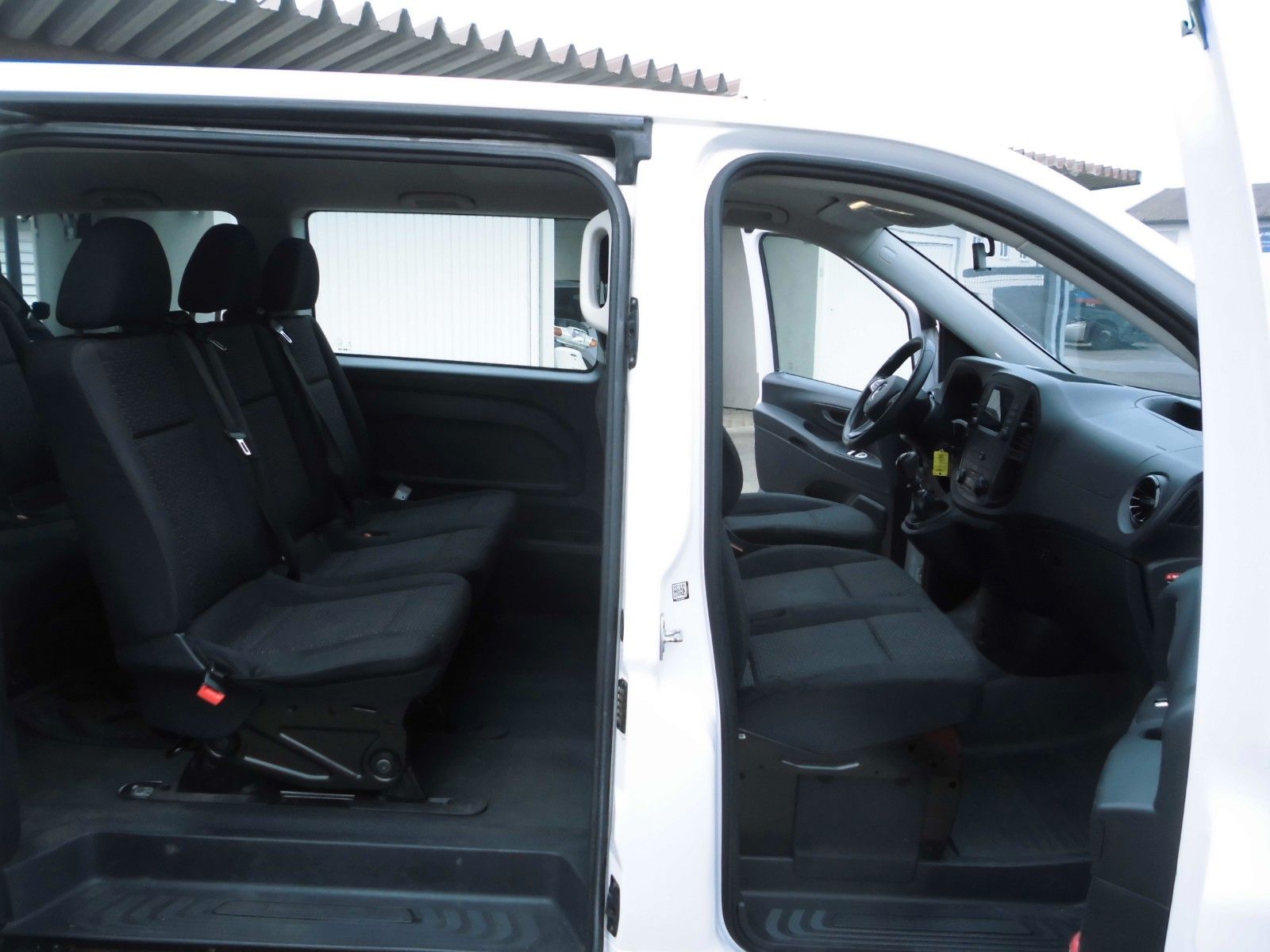 Mercedes-Benz Vito Tourer Bus 110 CDI Pro FWD lang 9-Sitzer foto 10