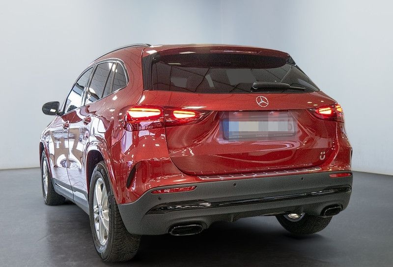 Mercedes-Benz GLA 200 AMG NIGHT AHK DISTR KAMERA PANO SPUR PDC foto 3