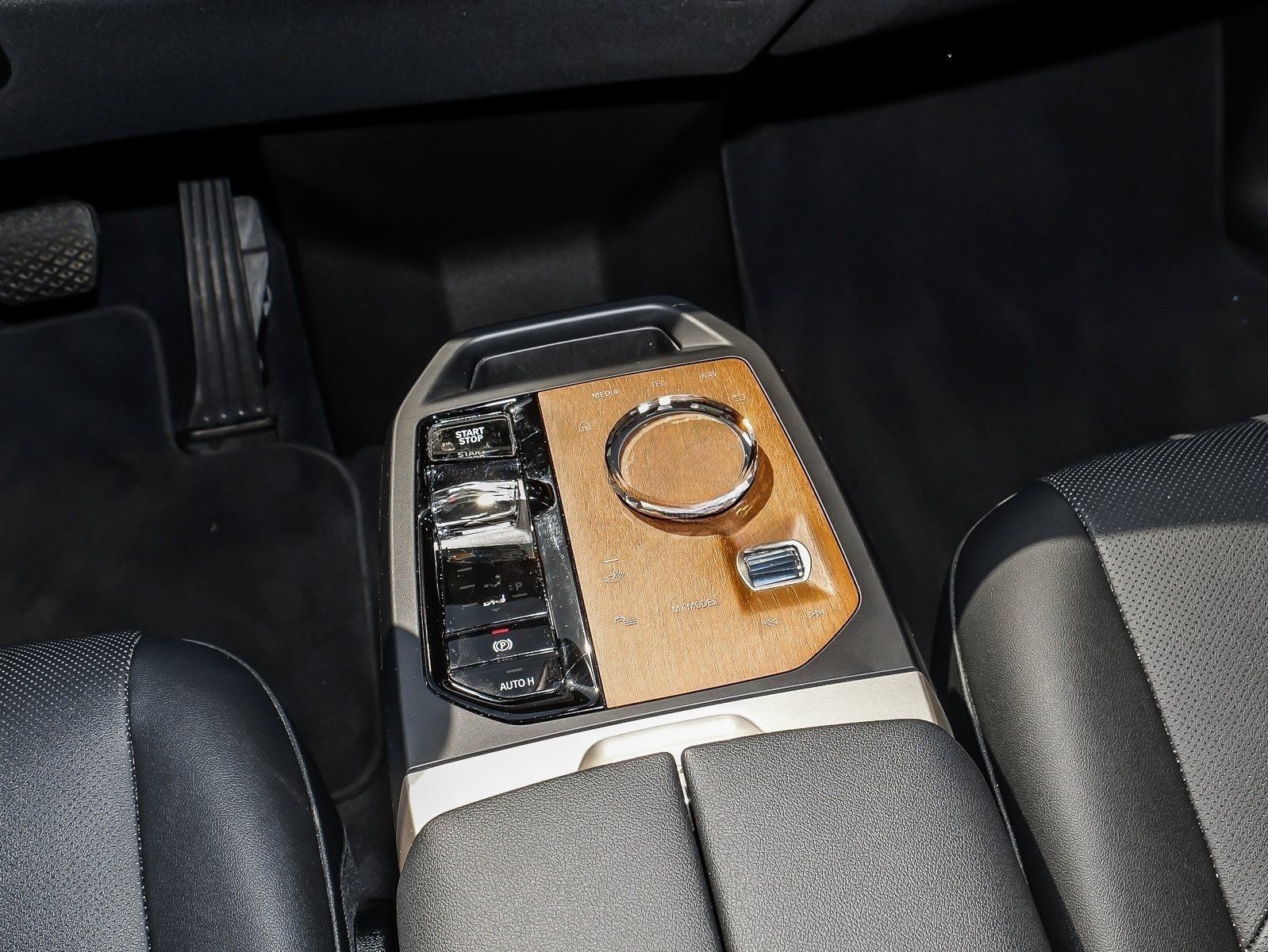 BMW iX xDrive40 M Sport HUD ACC AHK 360°KAM RFK LED foto 14