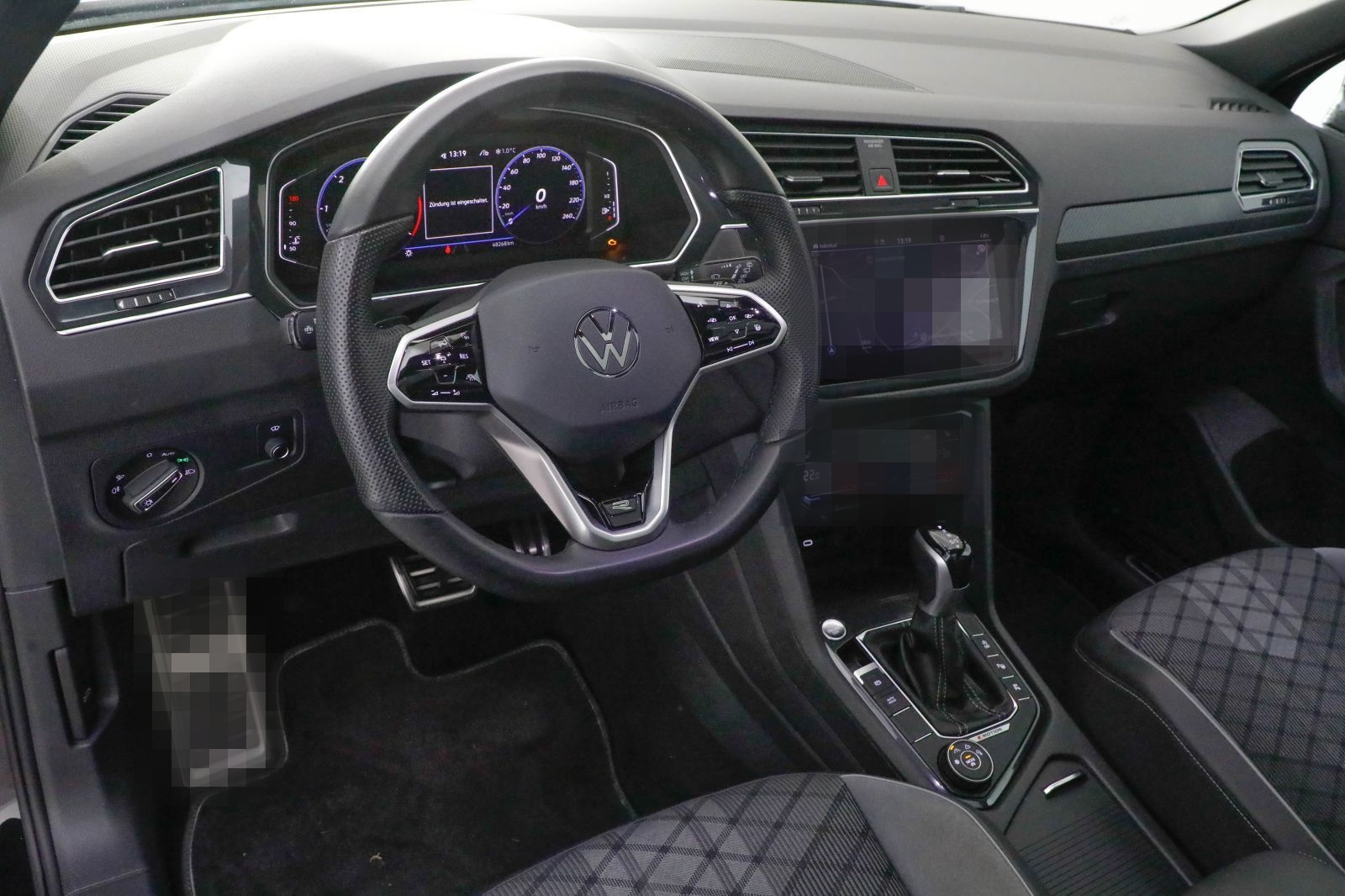 Volkswagen Tiguan 2.0 TDI 4M DSG R-Line AHK 360 Matrix Pano foto 17