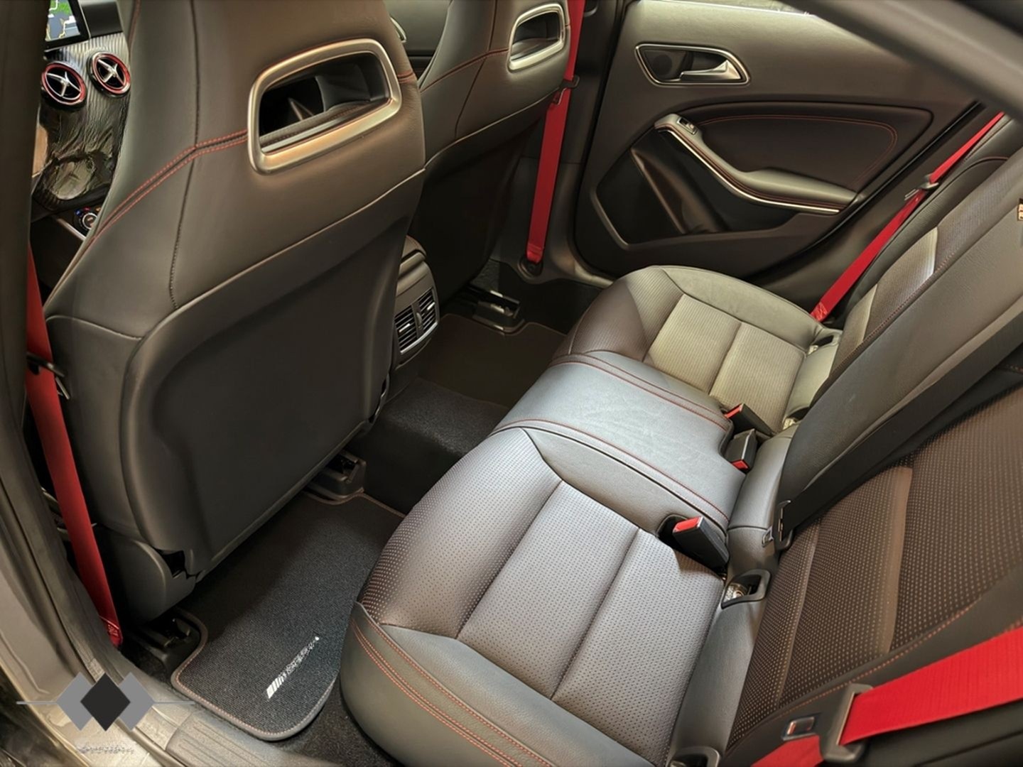 Mercedes-Benz A 45 AMG 4Matic Navi/Leder/HarmanKardon/BiXenon/ foto 7