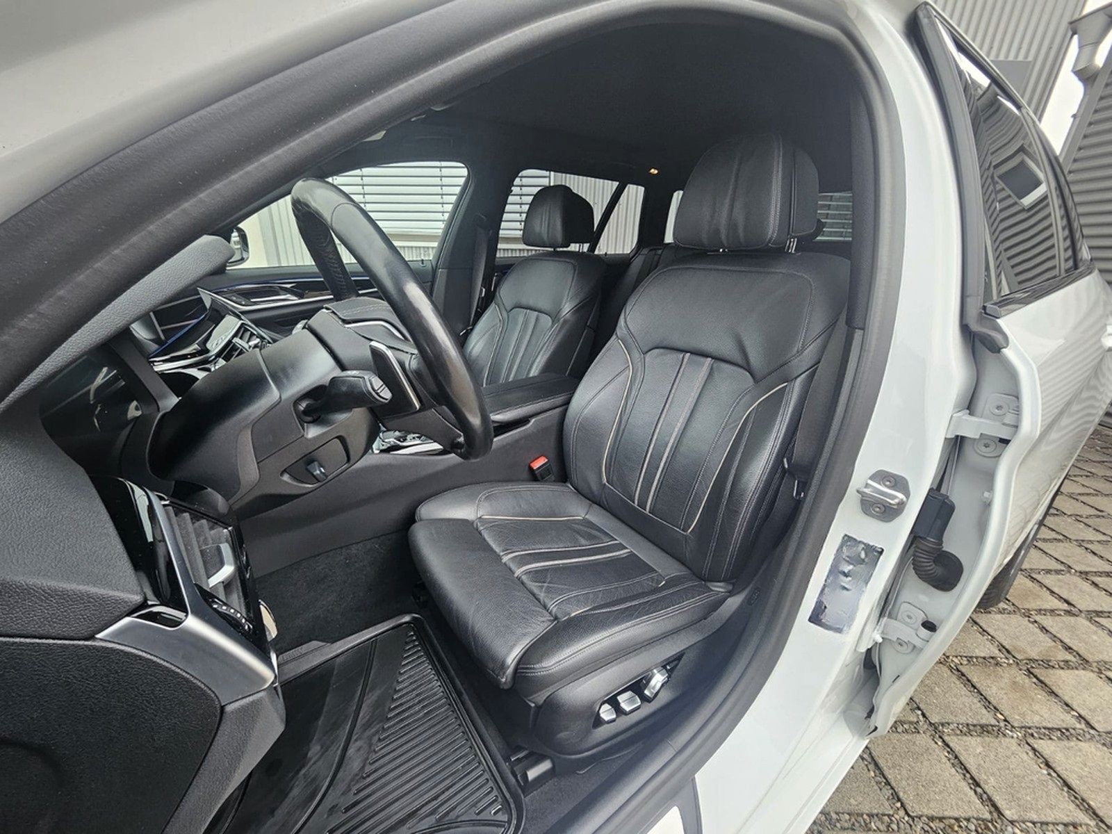BMW 540 i xDrive Touring Sport Line Digi Cock LED foto 16