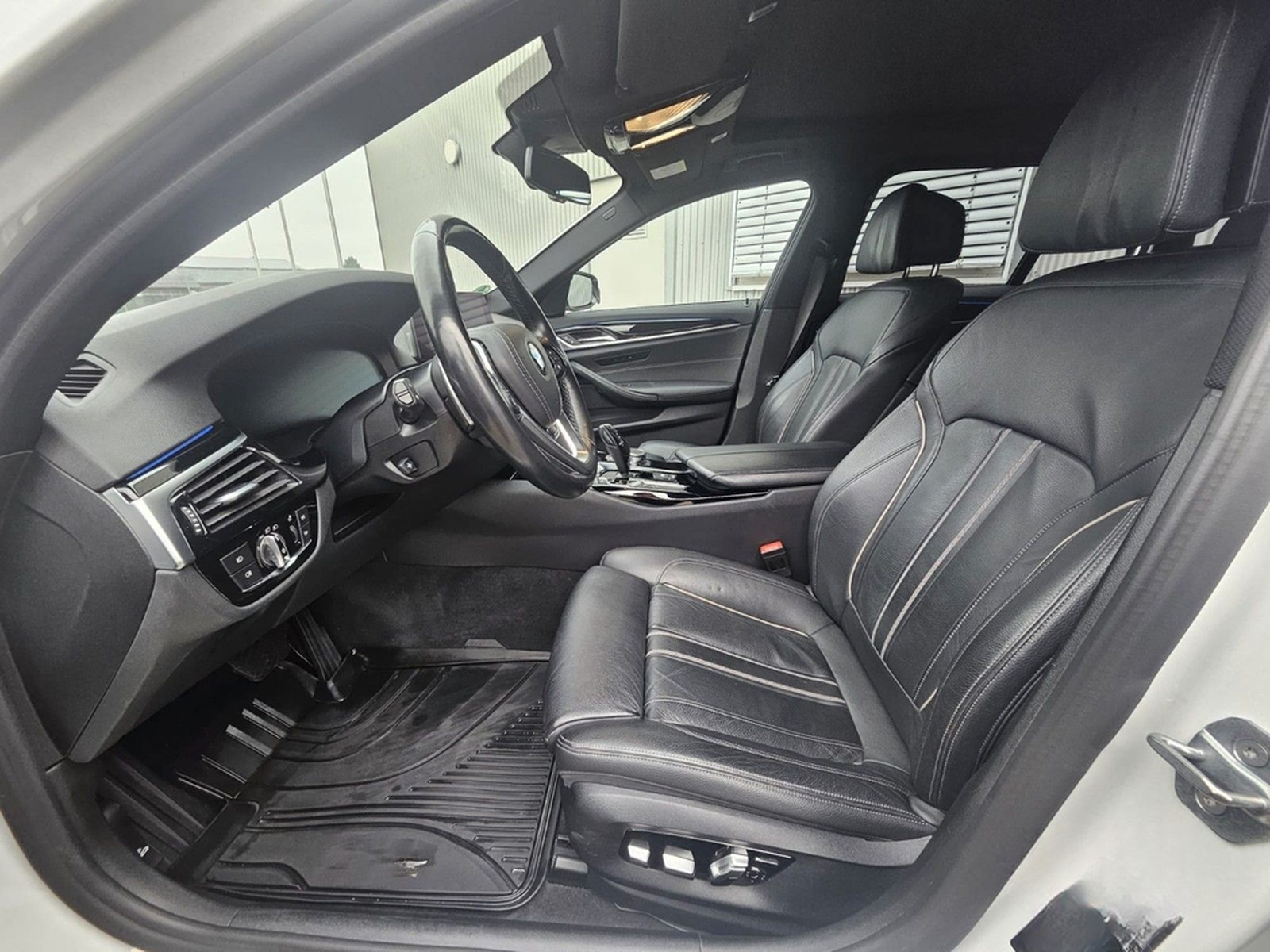 BMW 540 i xDrive Touring Sport Line Digi Cock LED foto 17