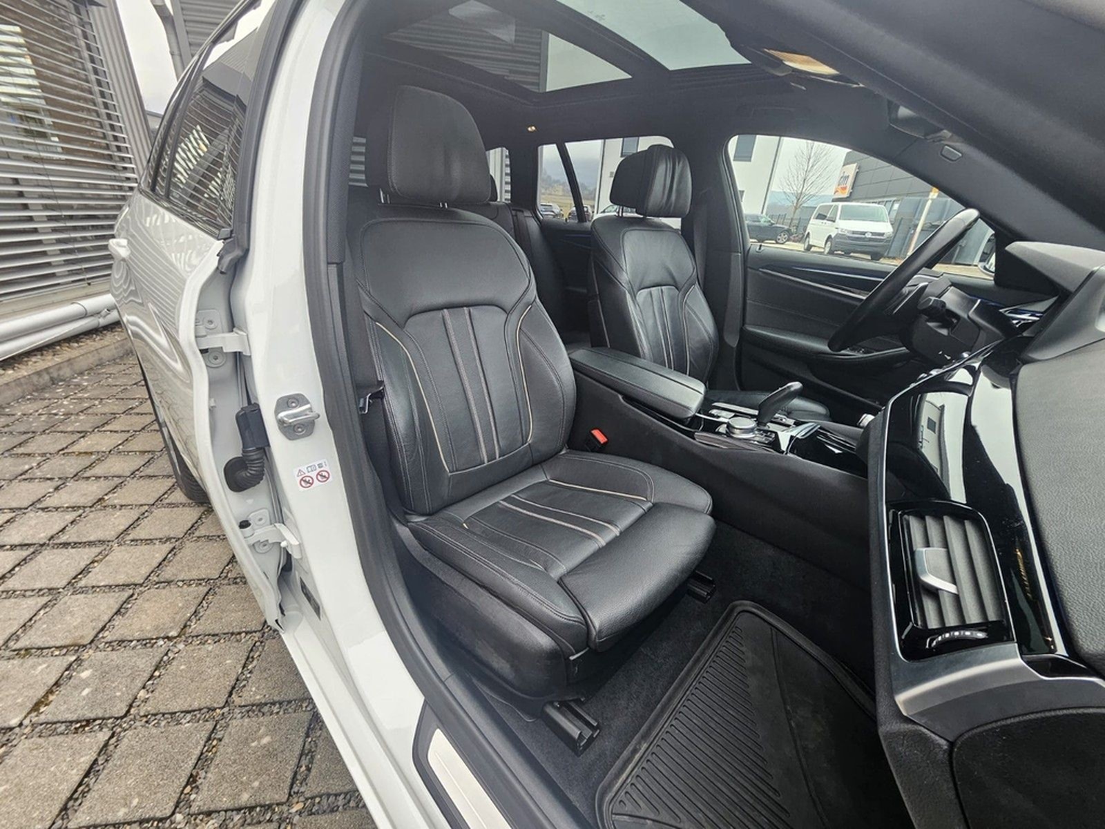 BMW 540 i xDrive Touring Sport Line Digi Cock LED foto 24