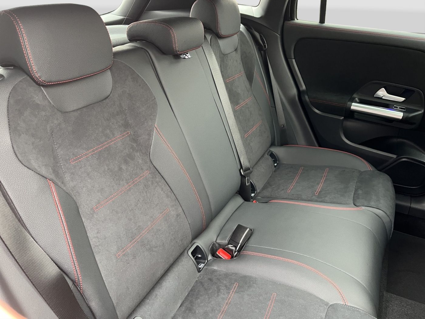 Mercedes-Benz GLA 180 AMG-L.Adv.*Pano-Dach*AHK*LED-Hi.Perf-SW* foto 15