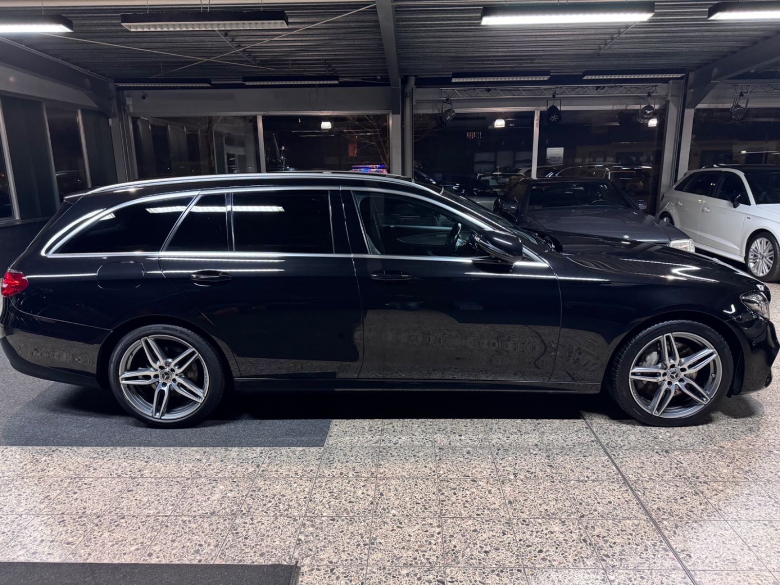 Mercedes-Benz E 400 d 4M*AMG-LINE*PANO*BEAM*360°*DISTR*WIDE foto 8