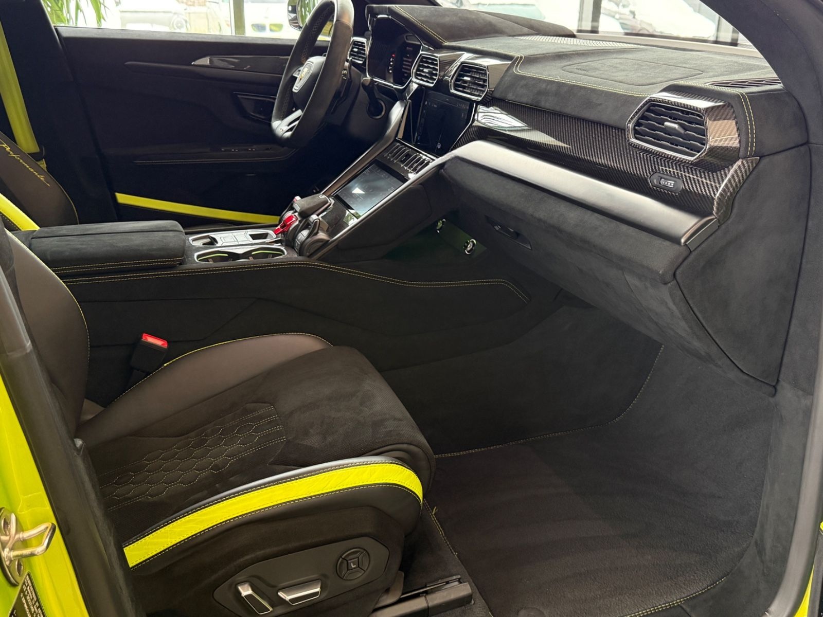 Lamborghini Urus 4.0 V8 Performante Full Carbon Ad Personam foto 22