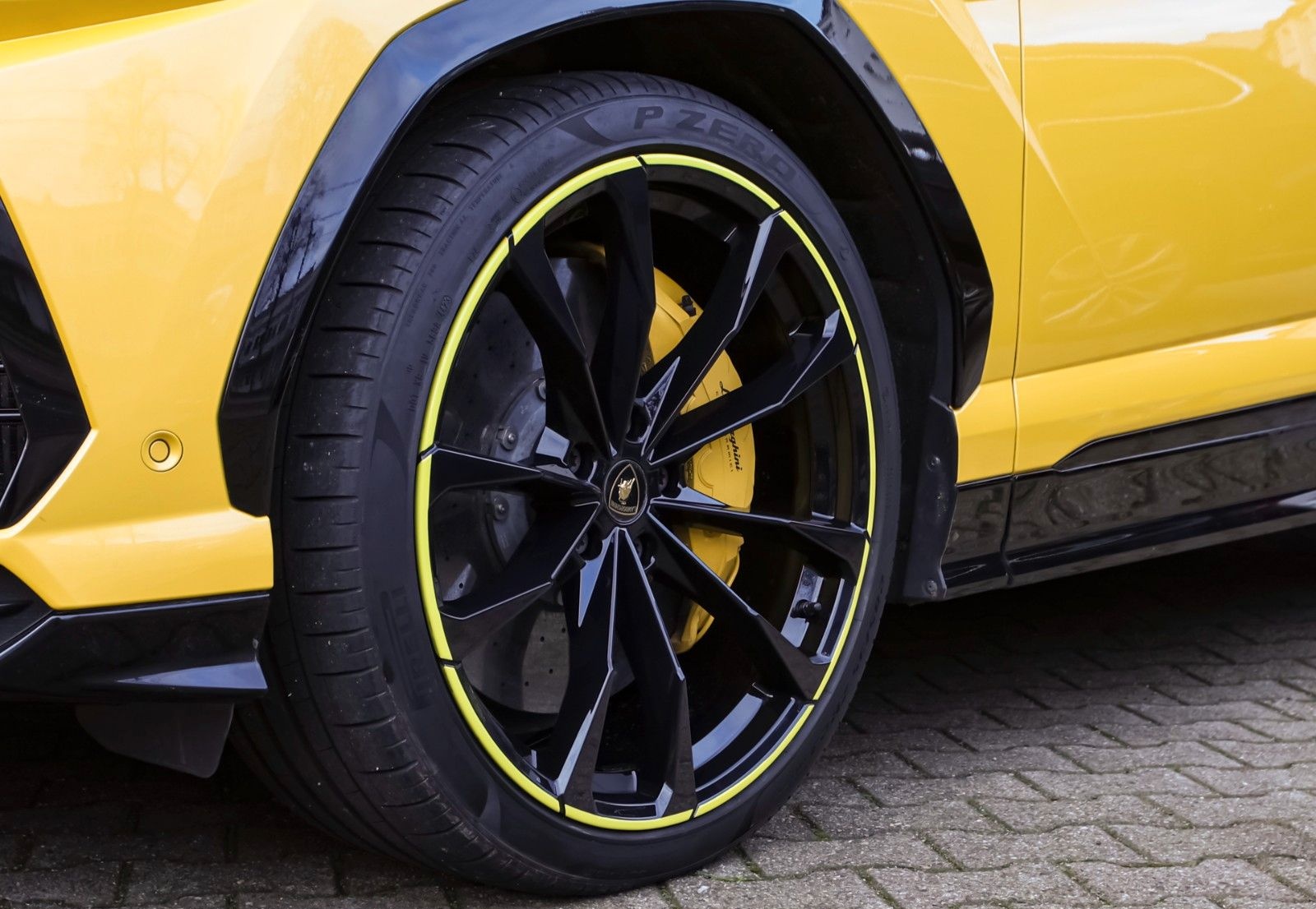 Lamborghini Urus Capsule *CARBON-PANO-HUD-360°-SERVICE NEU* foto 6