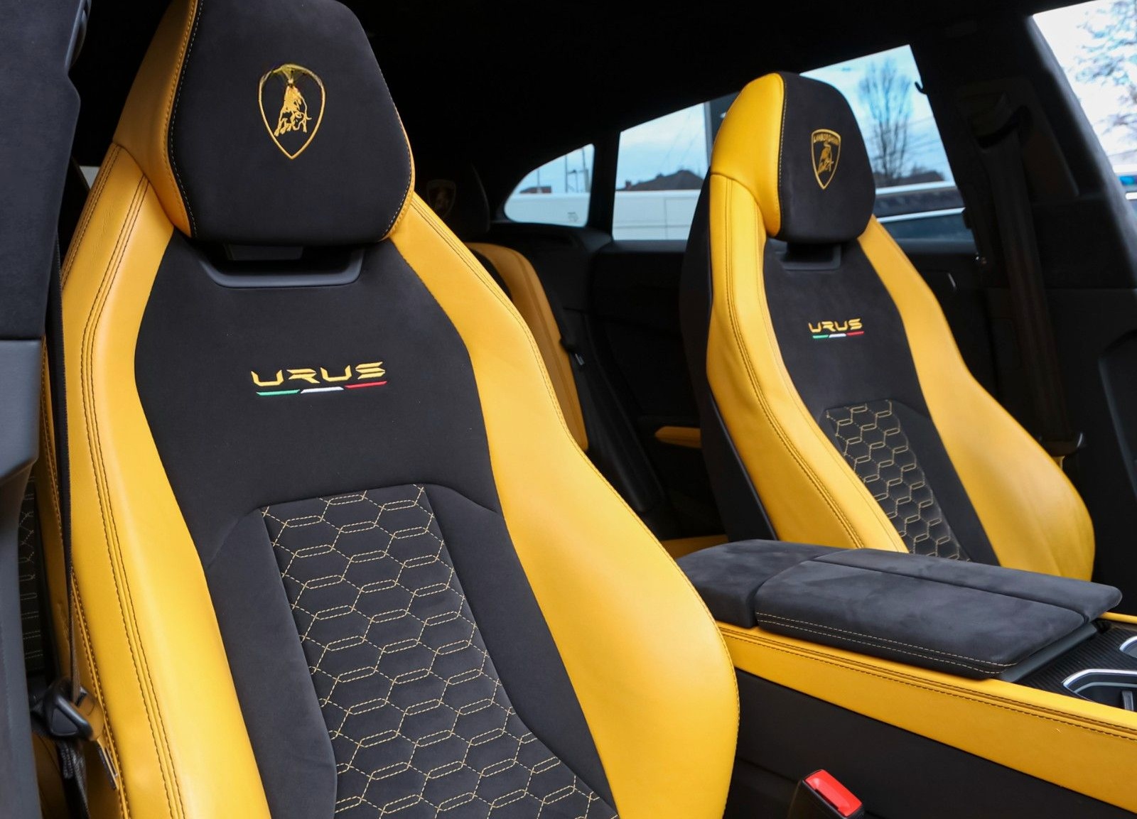 Lamborghini Urus Capsule *CARBON-PANO-HUD-360°-SERVICE NEU* foto 9