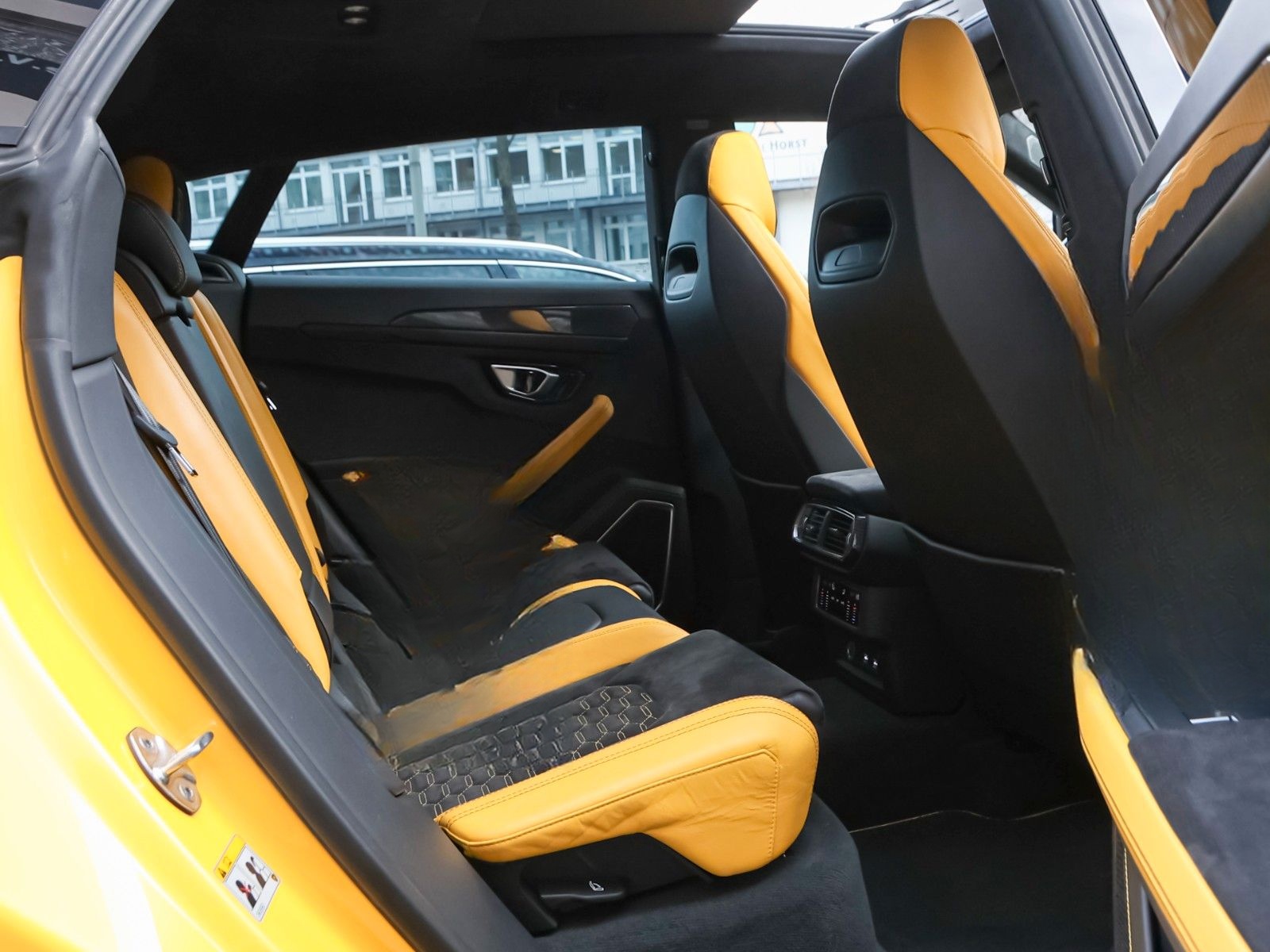 Lamborghini Urus Capsule *CARBON-PANO-HUD-360°-SERVICE NEU* foto 10