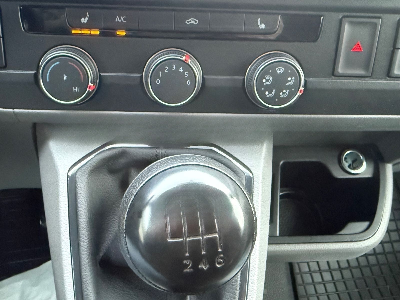 Volkswagen T6.1 Transporter Kasten 3 Sitzer 1. Hand foto 13