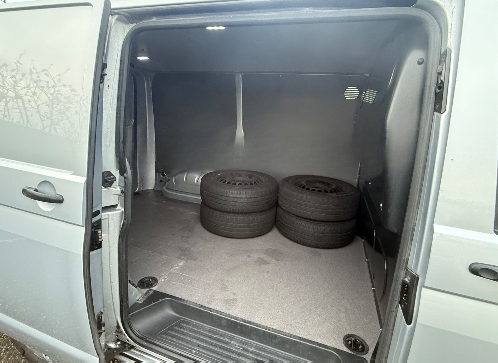 Volkswagen T6.1 Transporter Kasten 3 Sitzer 1. Hand foto 17