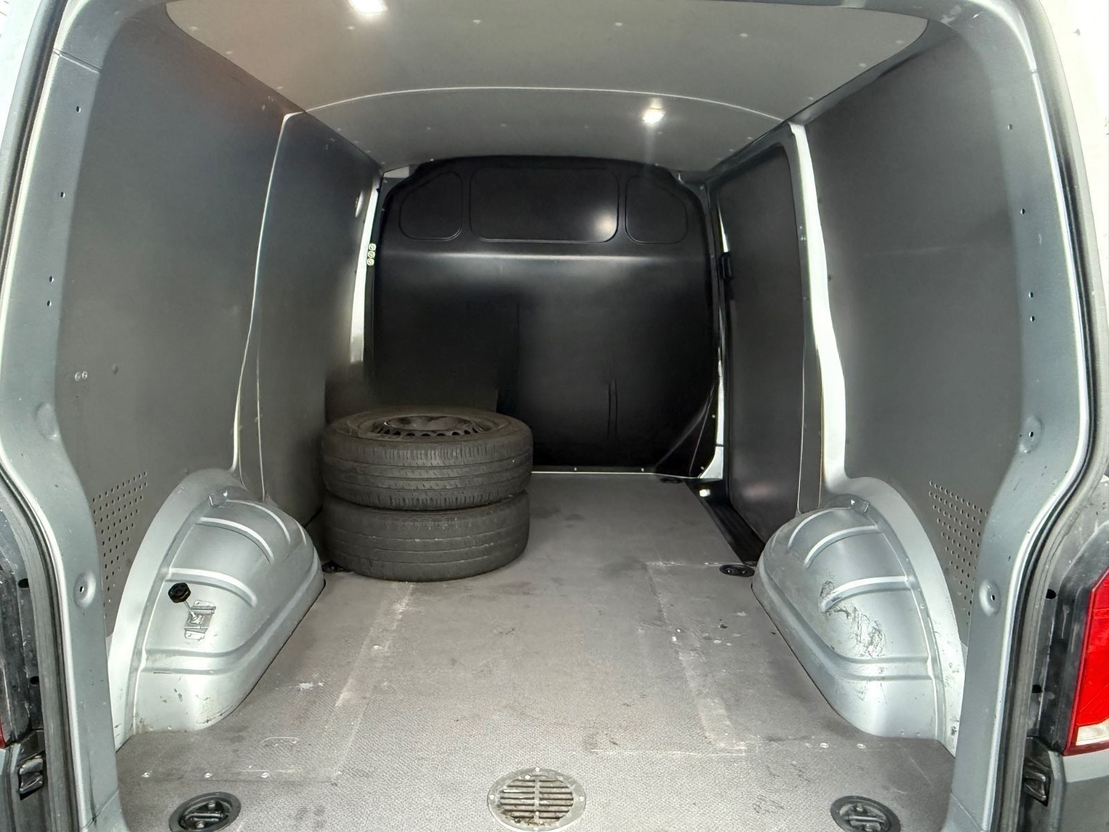Volkswagen T6.1 Transporter Kasten 3 Sitzer 1. Hand foto 19