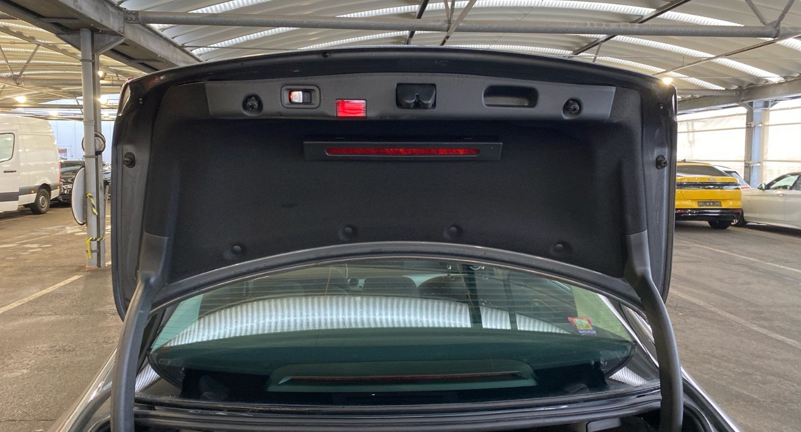 Mercedes-Benz E 300 de Pano*360*Mubeam*Distro*AHK*Navi*DAB*18 foto 18