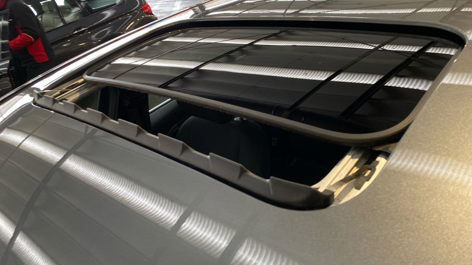 Mercedes-Benz E 300 de Pano*360*Mubeam*Distro*AHK*Navi*DAB*18 foto 8
