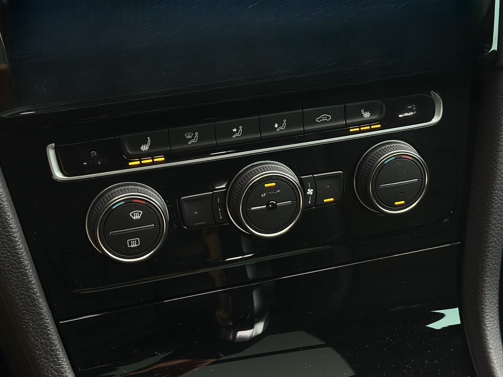 Volkswagen Golf R 2.0TSI 4M* LED#SHZ#FH#PANO#KEYLES#VIRTUAL foto 14