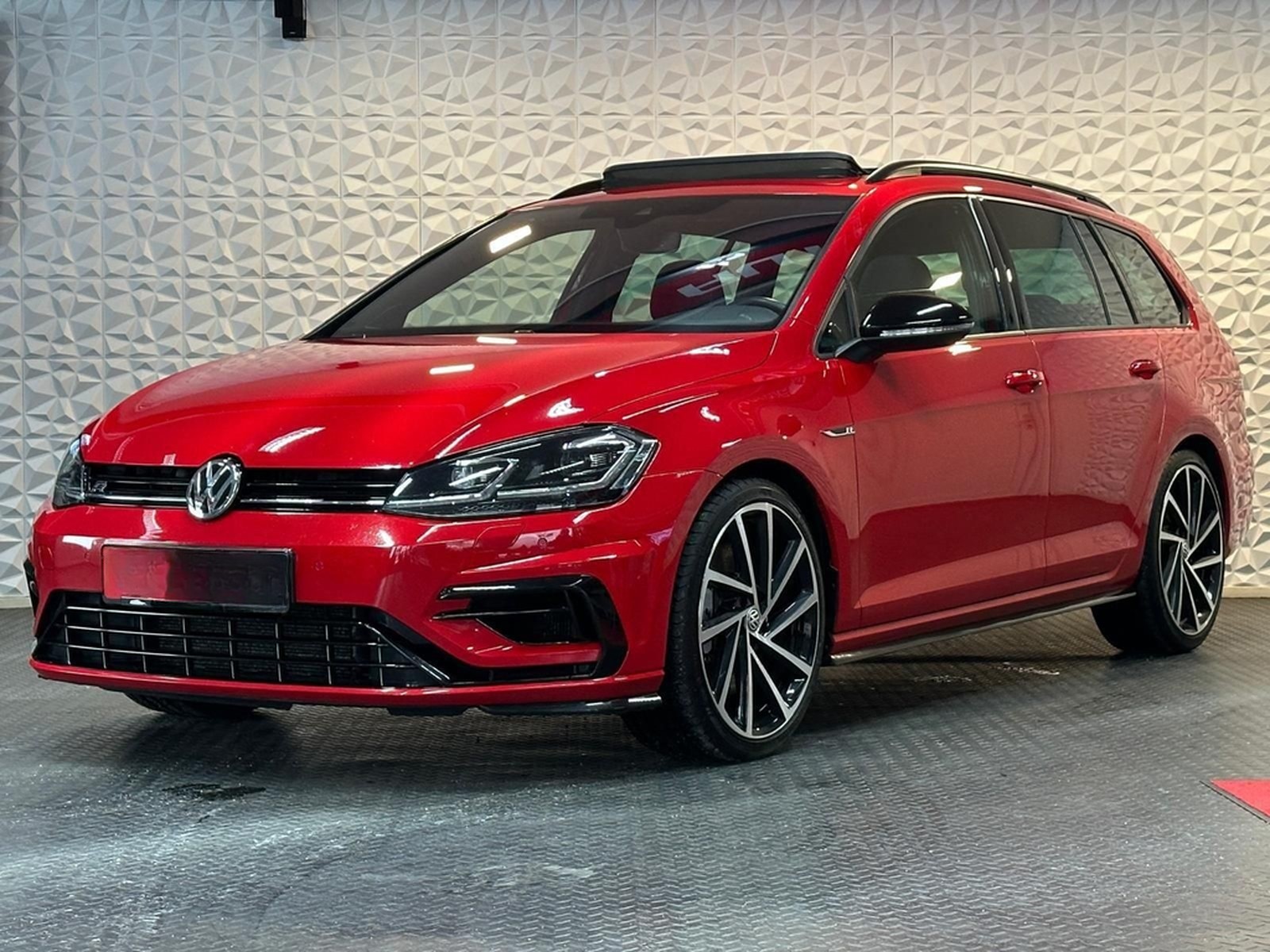 Volkswagen Golf R 2.0TSI 4M* LED#SHZ#FH#PANO#KEYLES#VIRTUAL foto 4
